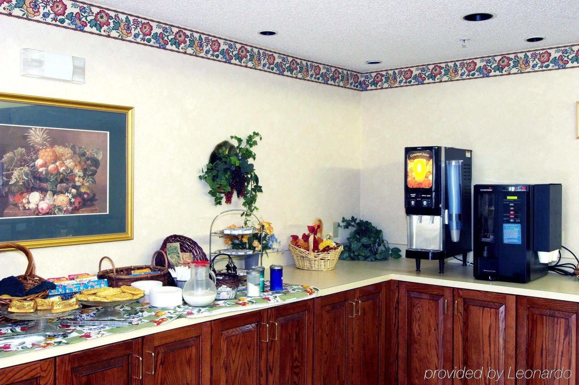 Days Inn By Wyndham Burlington East Haw River Restaurant photo